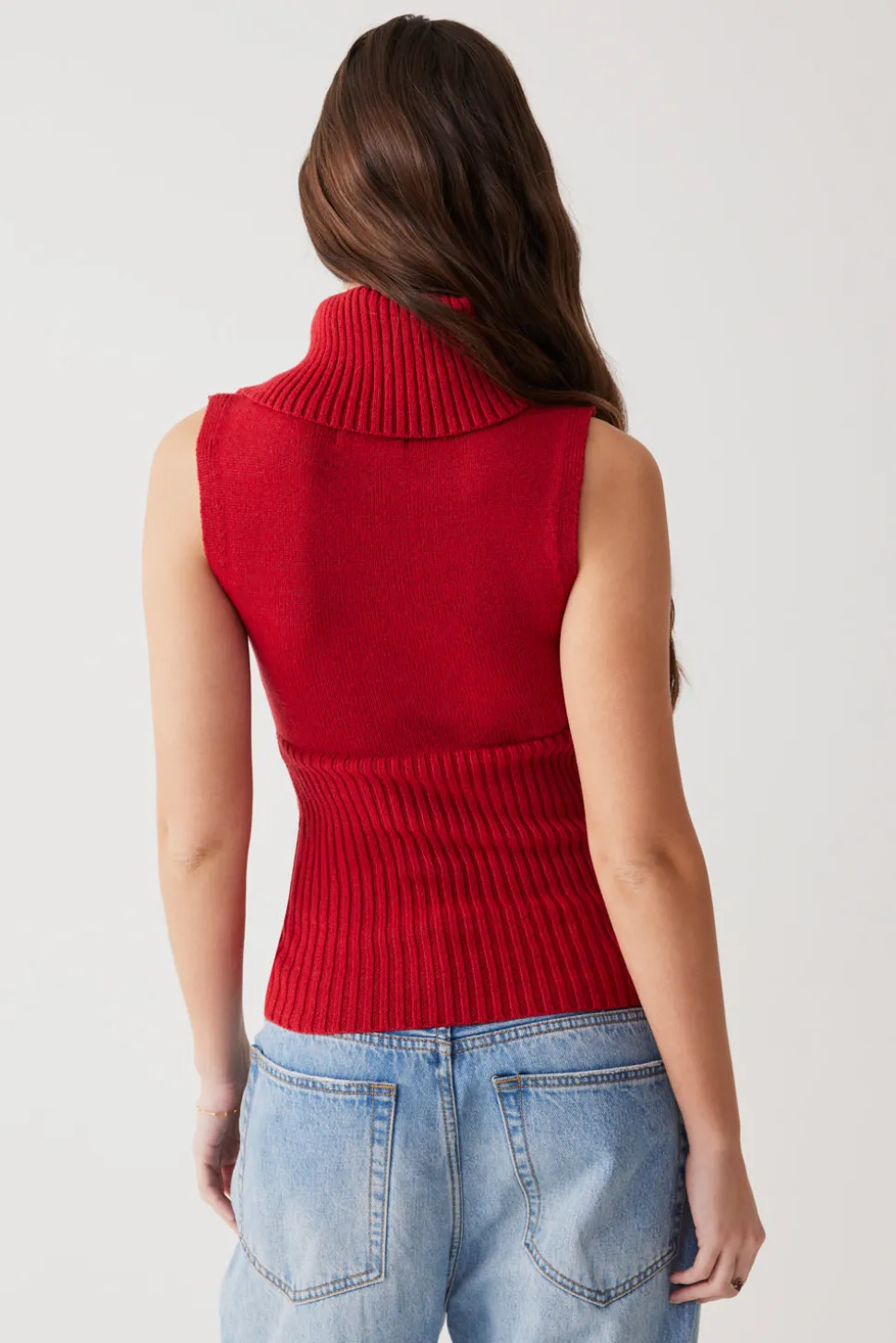 Axel Cable Cloud Knit Sleeveless Sweater
