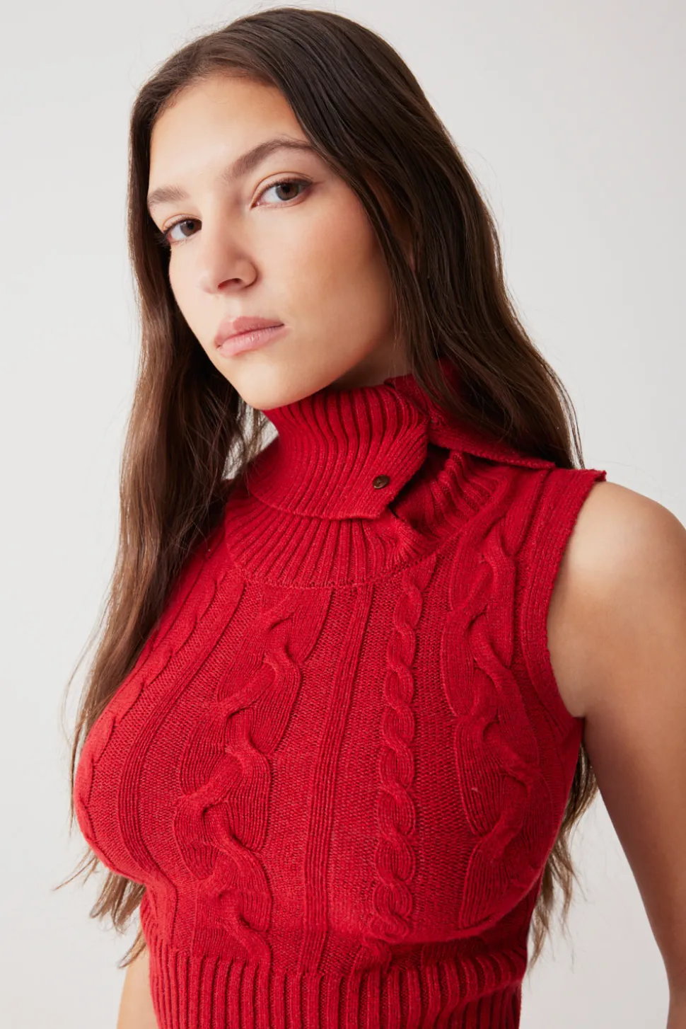 Axel Cable Cloud Knit Sleeveless Sweater