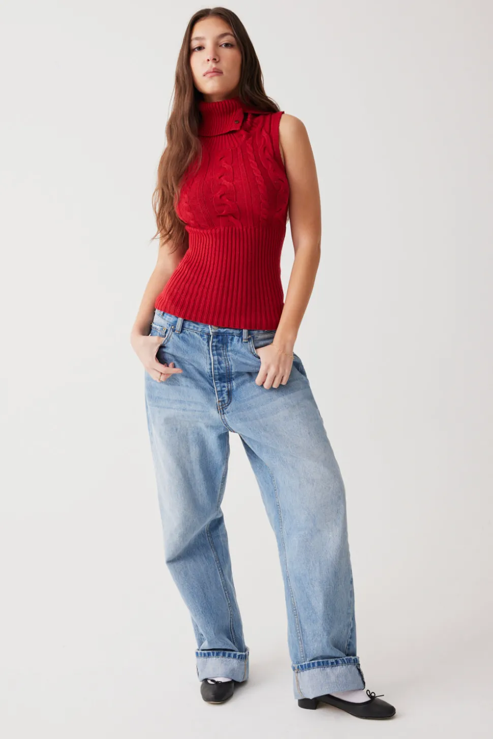 Axel Cable Cloud Knit Sleeveless Sweater